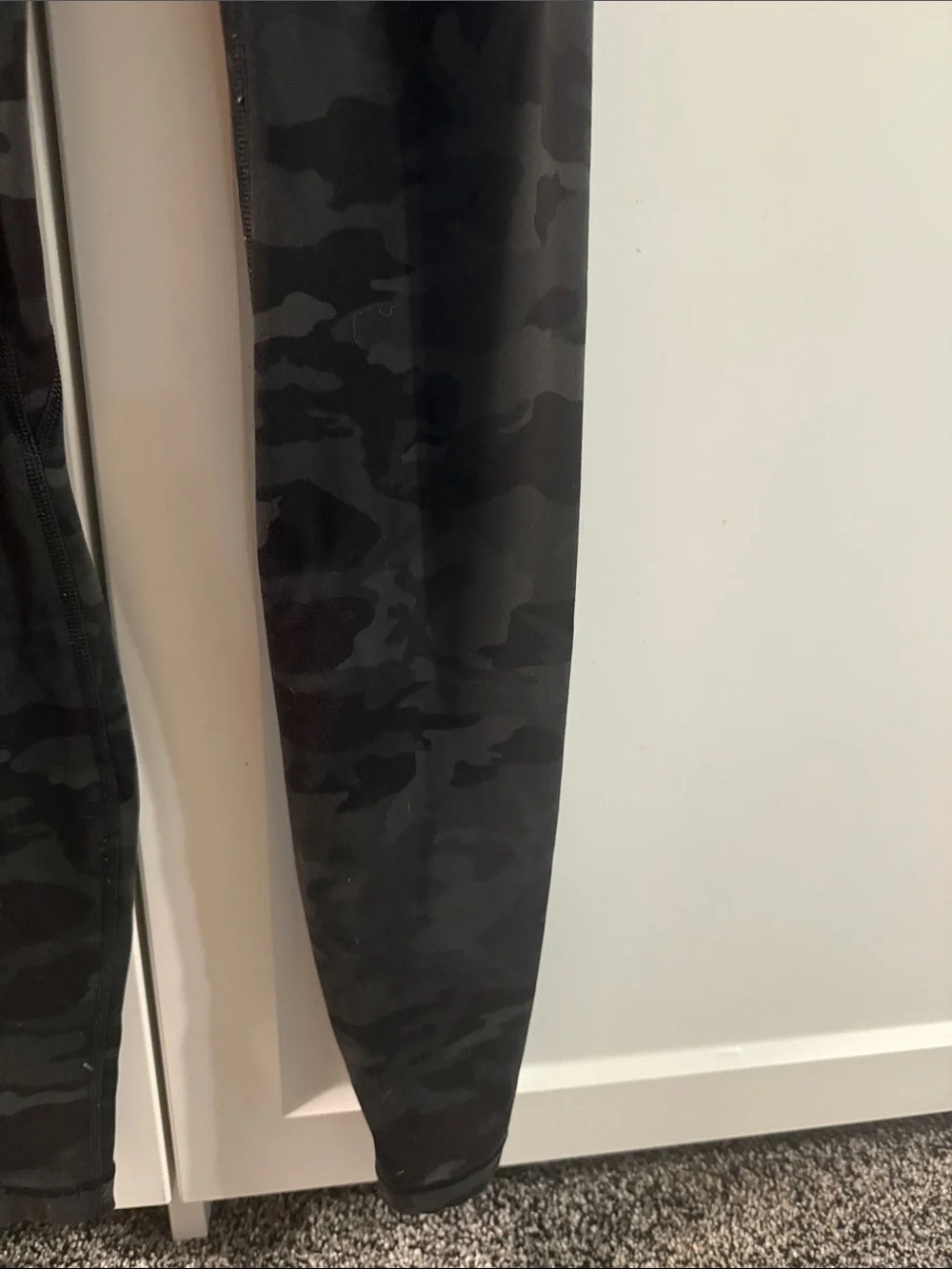 Lululemon Women’s Size 0 High Rise Leggings Black Camo Full Length
